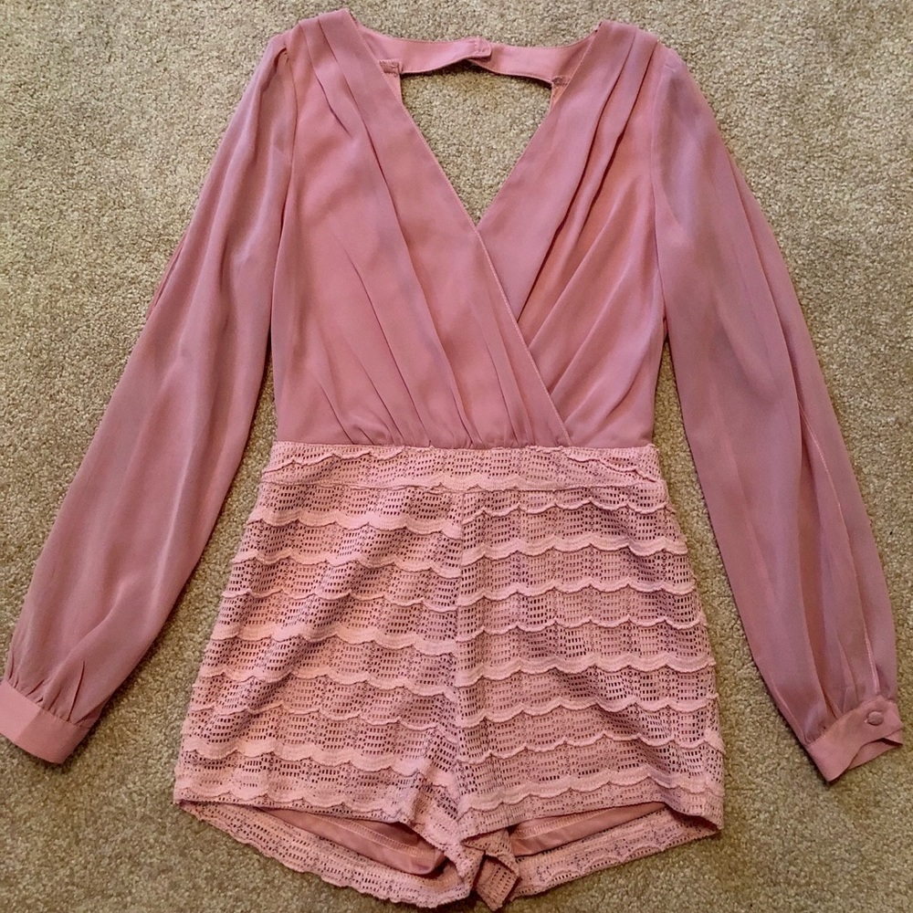 Soiéblu Split Sleeve Open Back Romper Pink